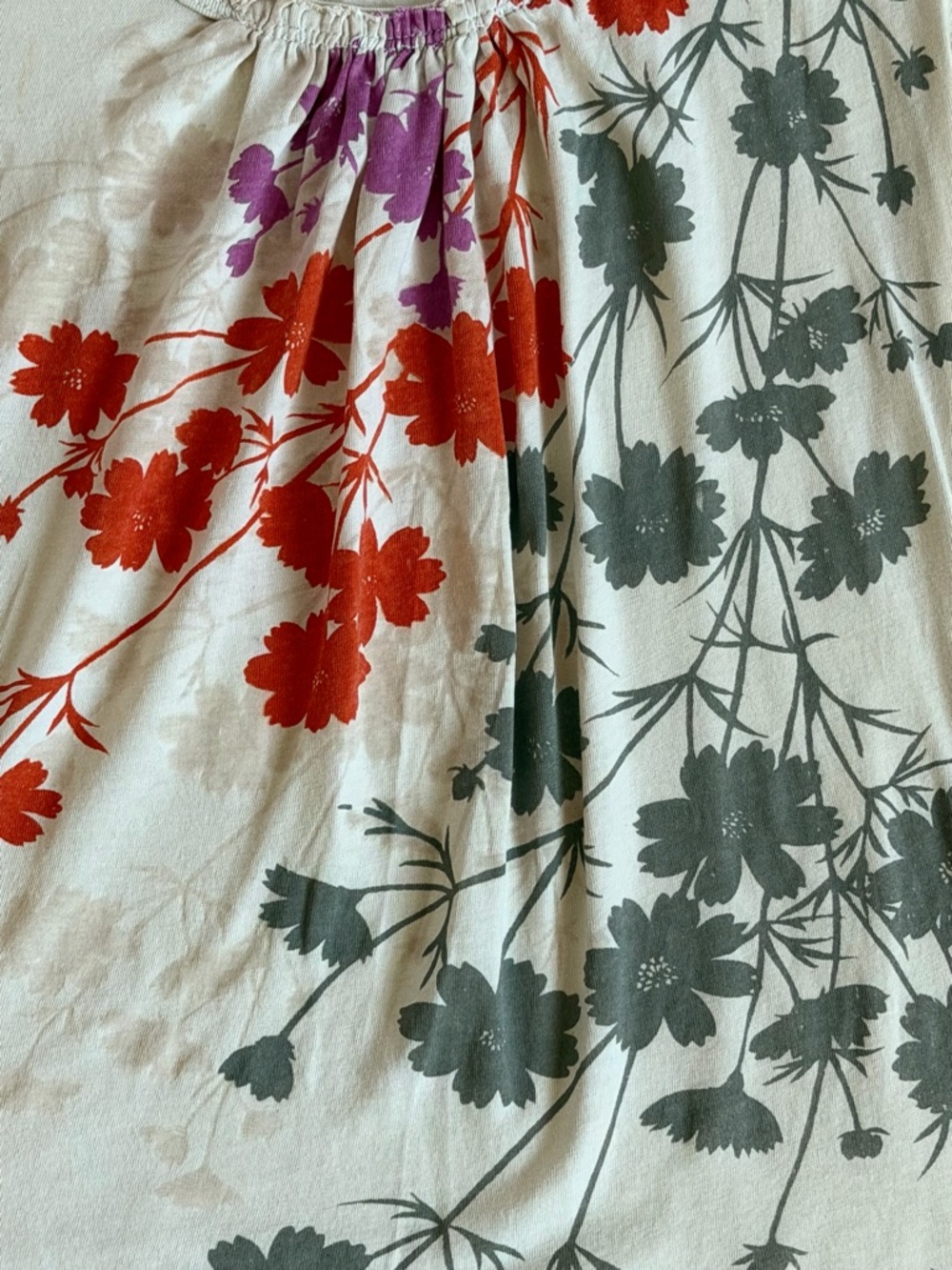 2 Women’s Tops~s - Picture 5 of 7
